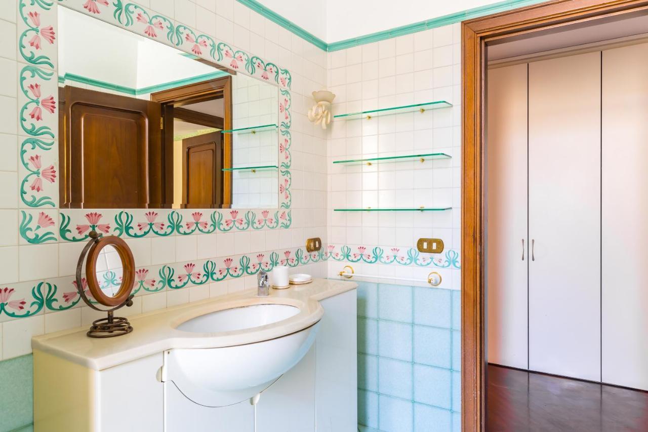 Grand Classic Apartment At San Martino By Napoliapartments Exterior foto