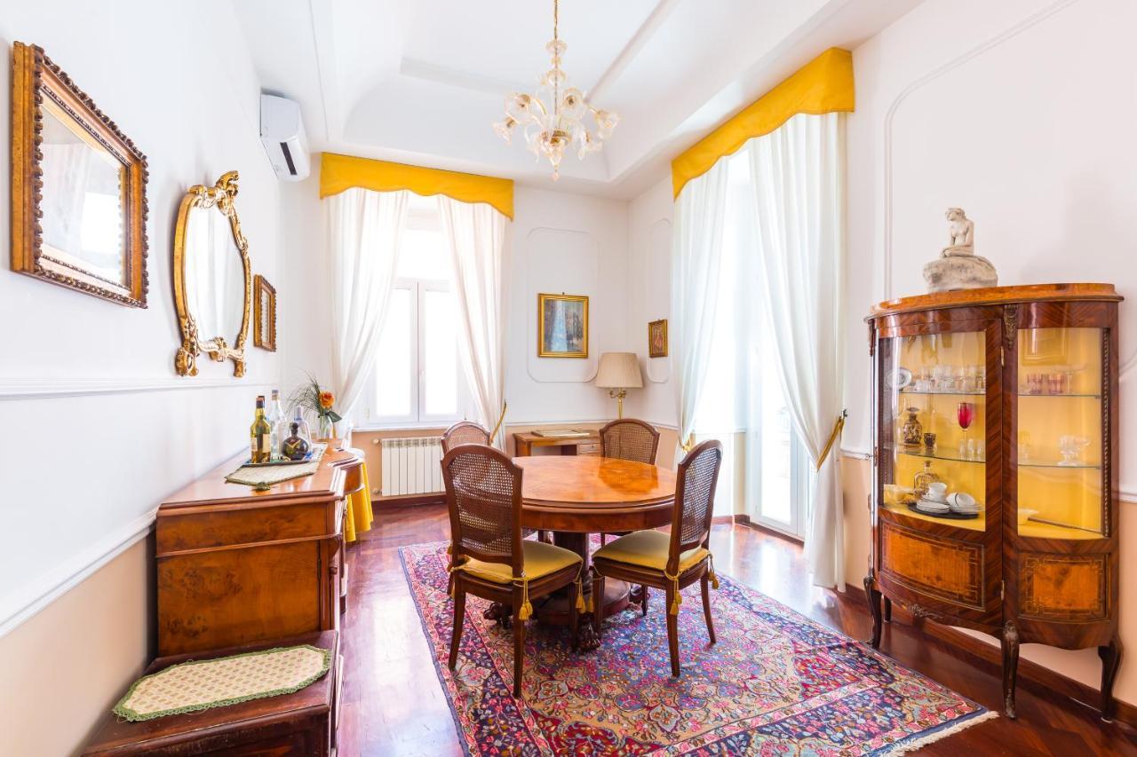 Grand Classic Apartment At San Martino By Napoliapartments Exterior foto